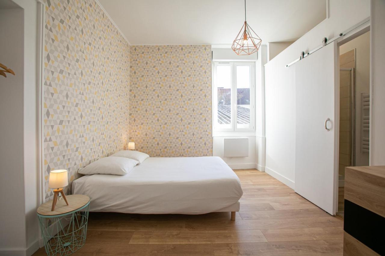 Audrey-quartier Mairie-arenes Antiques *
